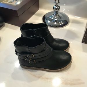 Multi strap buckled boots